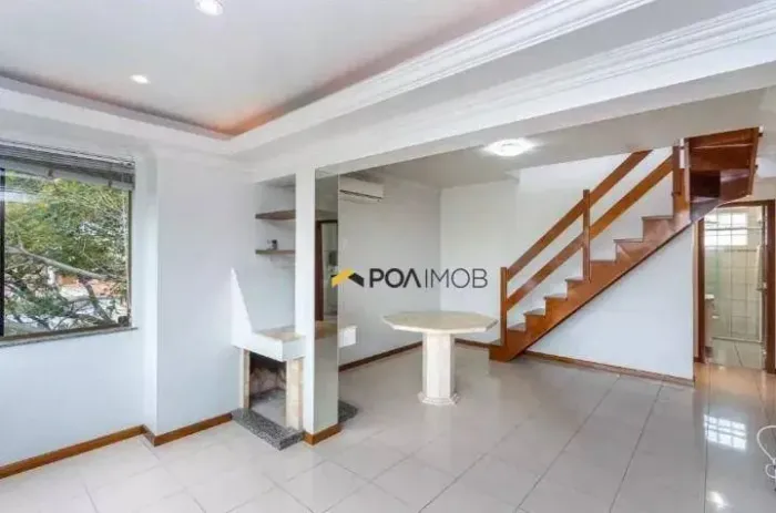 COBERTURA DOIS DORMITÓRIOS COM LAREIRA, CHURRASQUEIRA , TERRAÇO E 02 VAGAS