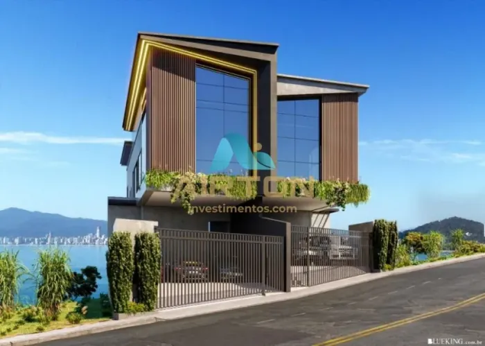 Sobrado para venda tem 362 metros quadrados com 3 quartos em Canto da Praia - Itapema - SC