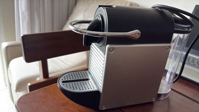 Cafeteira Nespresso Pixie D60 Prata 220V