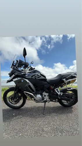 GS 850 Adventure Triple Black, a mais completa da categoria.