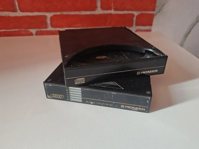 Pioneer magazine de 6 cds + de 1
