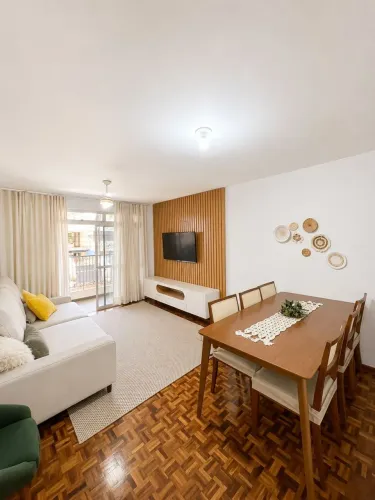 Apartamento à Venda na Zona 07 de Maringá com 3 Quartos