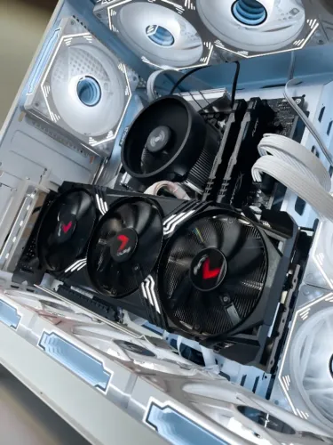 Placa de vídeo RTX 4070 SUPER 12GB PNY XLR8 top!
