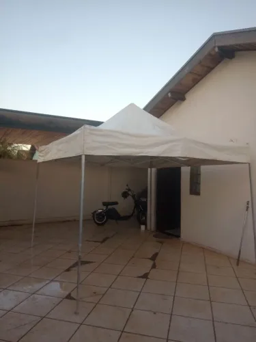 Tenda articulada