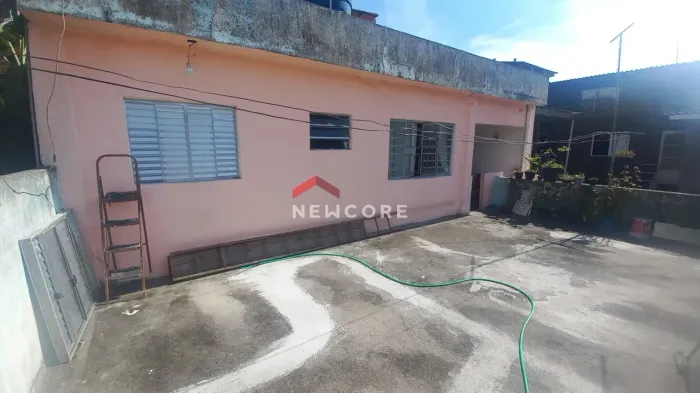 Casa de Vila em Rua Antonietta Tie - Val Flor - Embu-Guaçu/SP