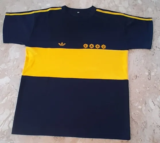 Linda Camisa retrô do Boca Juniors. Modelo 1981. Número 10. Tamanho GG. Em excelente.