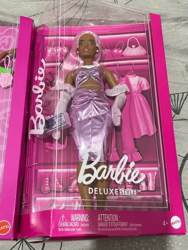 Barbie Deluxe Style Metálica (Curvy)