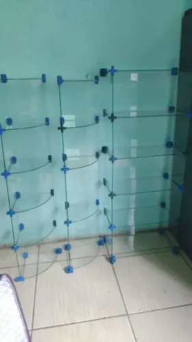 Vendo prateleiras de vidro 