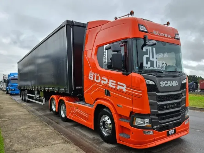 Scania R460 Super 6x2 Ano 24 baixo km + Sider Noma 30 plt 15.20 x 2.80 sem pneus Ano 2024