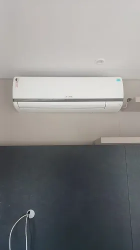 Vende-se central de ar 24.000 BTUs com kit de instalação 90 dias de garantia na máquina