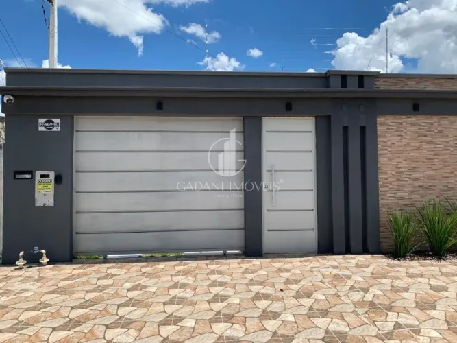 OPORTUNIDADE CASA COM MÓVEIS PLANEJADOS COM 2 QUARTOS SENDO 1 SUÍTE, ENERGIA SOLAR POR R$