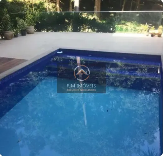 Casa à Venda em Engenho do Mato - 3 Suítes, 200m², R$1.8M