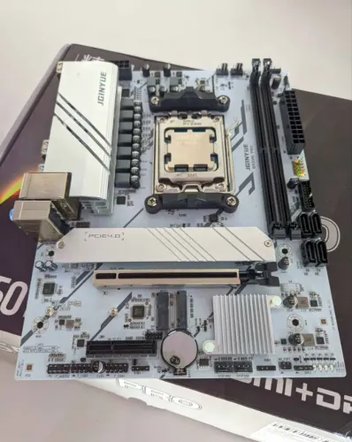 Kit Gamer AMD AM5 Ryzen 7 8700F com B650m Branca , envio gratis olx