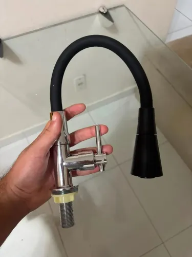 Torneira Gourmet flexivel de Bancada nova nunca usada