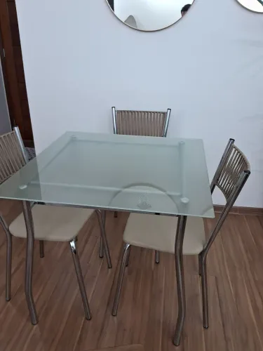 Mesa de vidro c/ 4 cadeiras NOVINHAS (LER A DESCRIÇÃO)