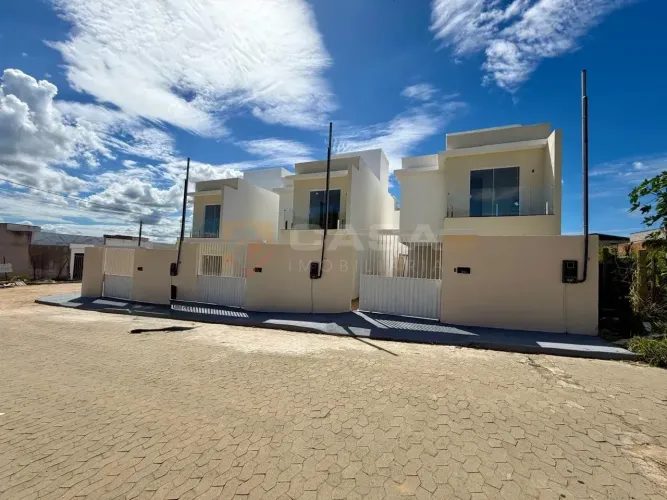 Casa Duplex NOVA ótimo acabamento Res. Centro da Serra