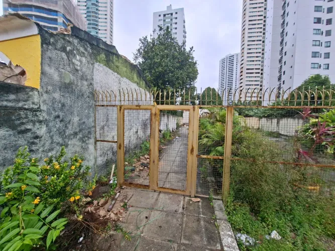 Grade proteção em ferro e tela