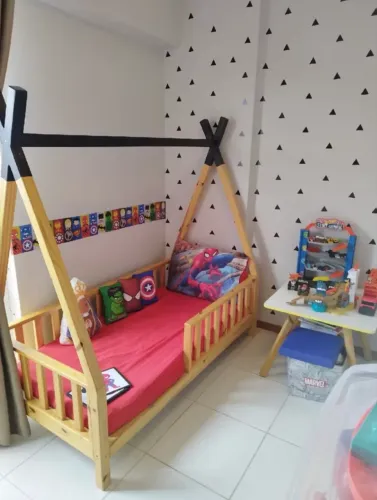 Cama montessoriana infantil