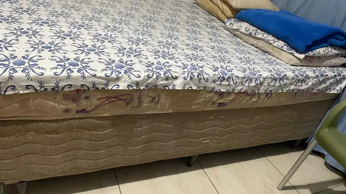 Vendo cama box de casal usada