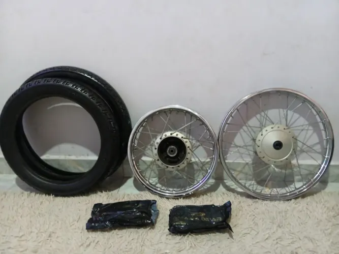 Roda Pop 110i com pneu semi nova