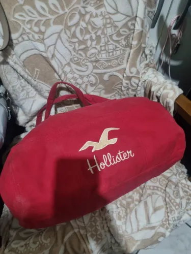 Mala Hollister seminova