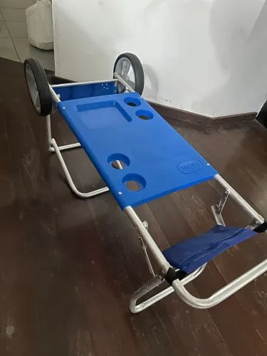 Carrinho nessa para praia carregar cadeira vira mesa