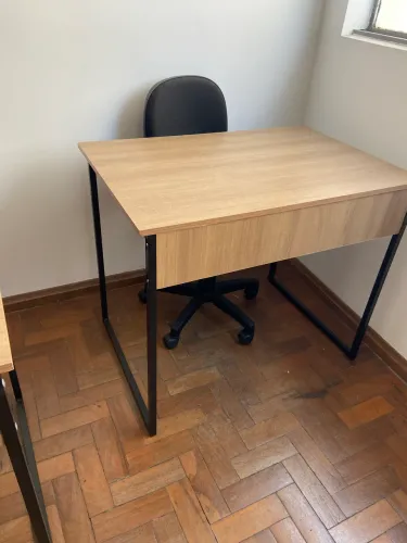 Mesa e cadeira para Home Office