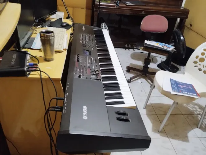 Sintetizando S90XS usado em excelente estado de conservação 
