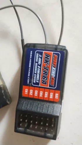 Receptor Hobbyking HK-TR6A - 6 canais - SO SERVE NOS RADIOS HK DA VERSAO 1 - Mosca branca