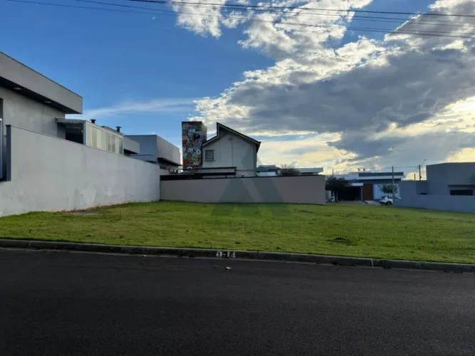 Terreno à venda, - Condomínio Portal dos Pinheiros - Itapetininga/SP.