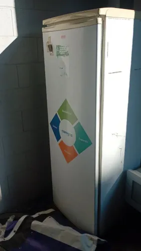 Geladeira Eletrolux com defeito