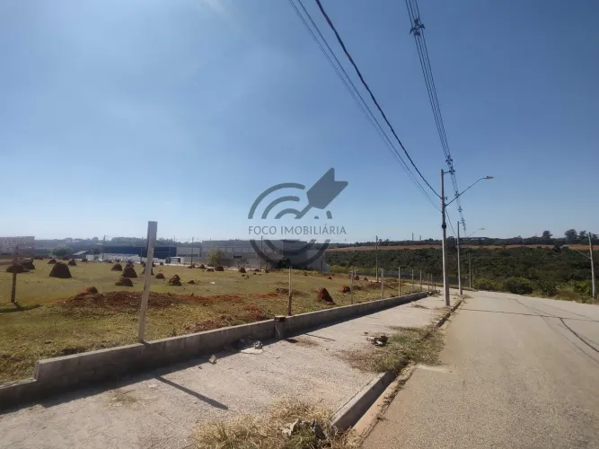 Terreno Industrial em Loteamento aberto parte financiada 1.120m2, saldo com loteador