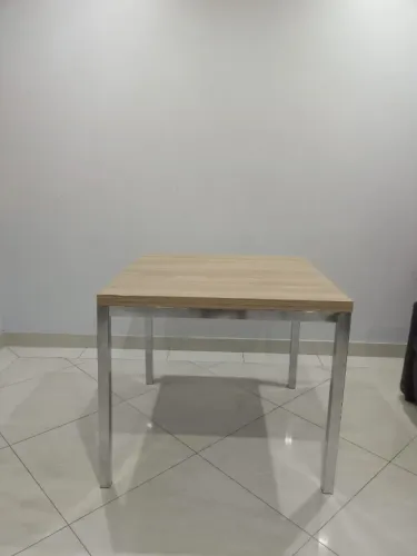 mesa de jantar quadrada
