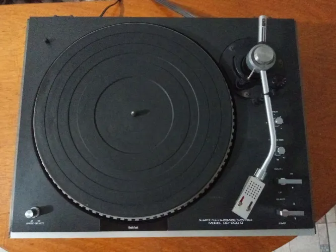 Toca Discos Gradiente DD - 200 Q