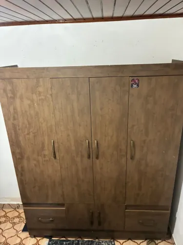Guarda roupa 6 portas