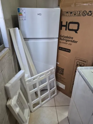 Geladeira Defrost 230LBranca Nova