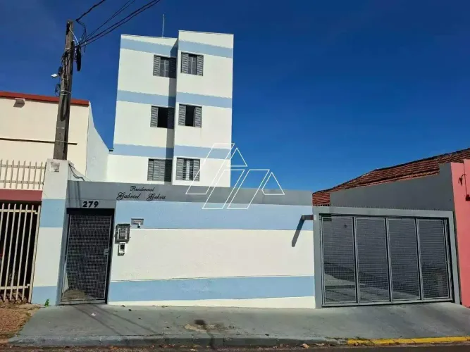 Locação: Apartamento no Edifício Gabriel  Praticidade Total no Centro