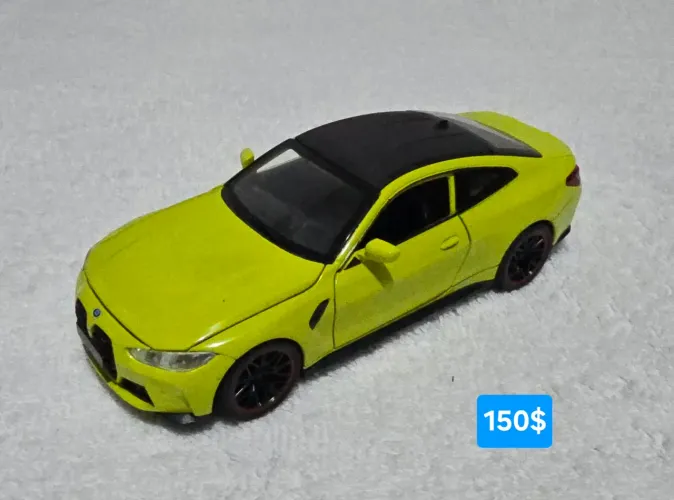 Carrinho miniatura BMW M4