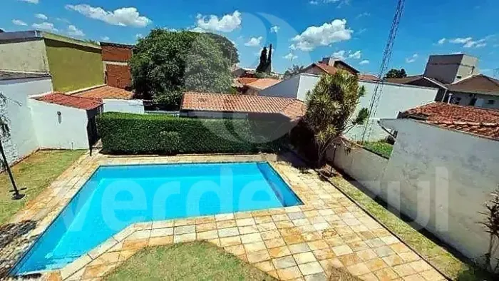 Sobrado para Locação com 525m², piscina e 4 dormitórios em Barão Geraldo Campinas.