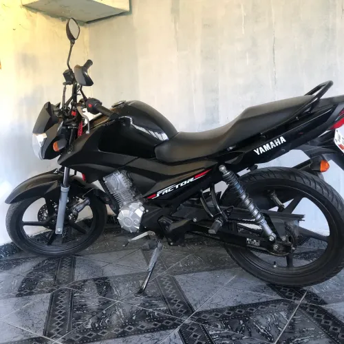 Aluguel moto Yamaha Factor