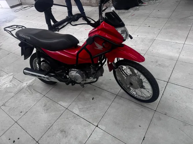 Honda Pop 110i Ano. 2023/23 km15100, moto muito conservada.
