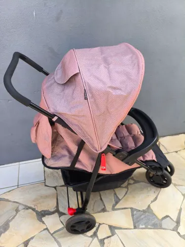 Carrinho de bebê Cosco