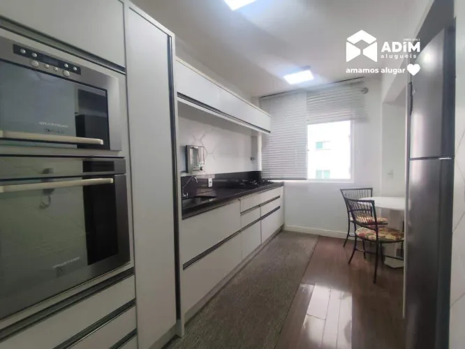 Aluguel anual: Cobertura duplex de 2 quartos + 2 suítes no centro de Balneário Camboriú