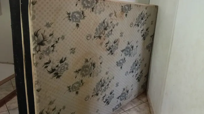 Vendo cama ? super reforçada box casal
