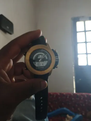 Vende-se um relógio Mormaii
