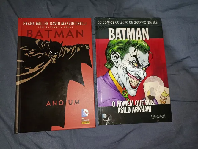 Lote 2 HQs Clássicas do Batman (Capa Dura) - Ano Um + O Homem Que Ri (LACRADO)