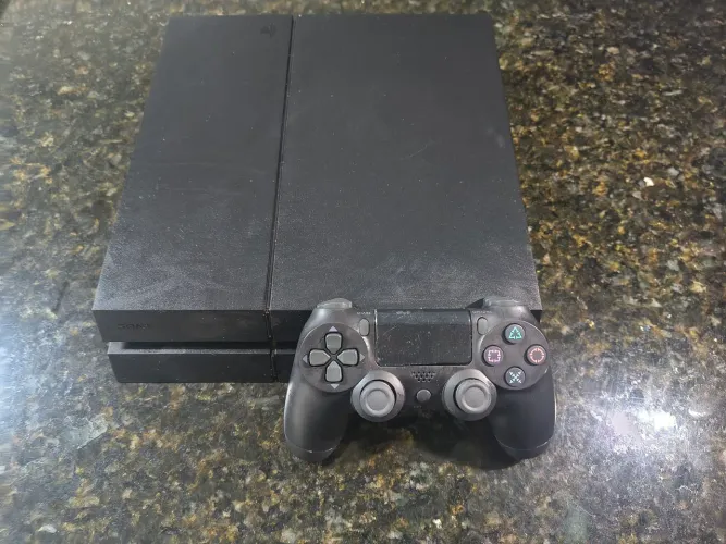 Ps4 funcionando com GTA 5, controle e todos os cabos 