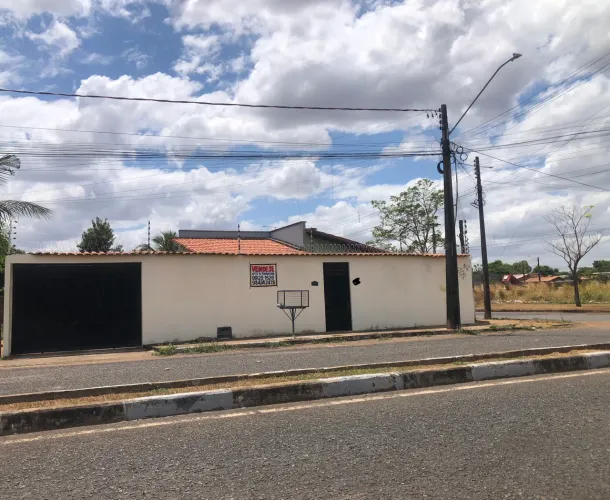 Vende-se casa no cidade satélite