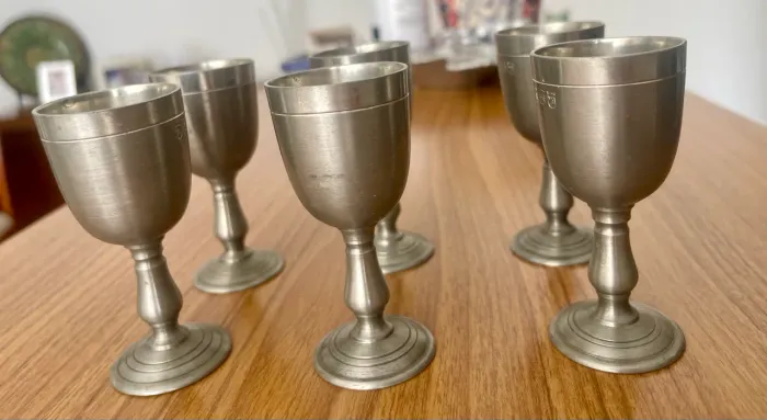 Conjunto de 6 taças de licor em estanho 