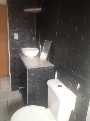 Alugo um apartamento 2 quartos 1 banheiro suíte